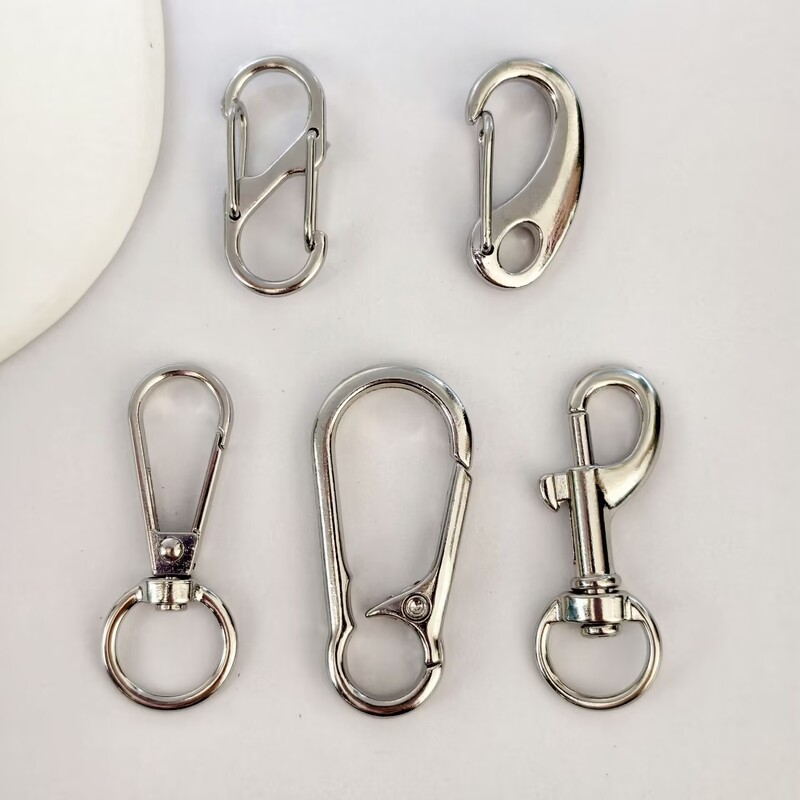 Wholesale Electroplated Alloy Dog Buckle Keychain Pet Rope Traction Buckle Car Key Hook Buckle Figure-Eight Buckle Jewelry Accessories