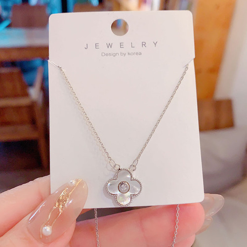 New Fashion Lucky Clover Necklace, Lightweight and Unique Design, Elegant Lockchain, High-End Choker Necklace for Influencers