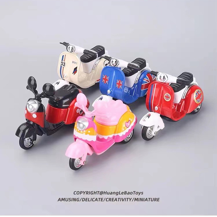 跨境Q版合金小绵羊模型摆件玩具可爱摩托车钥匙扣挂件批发
