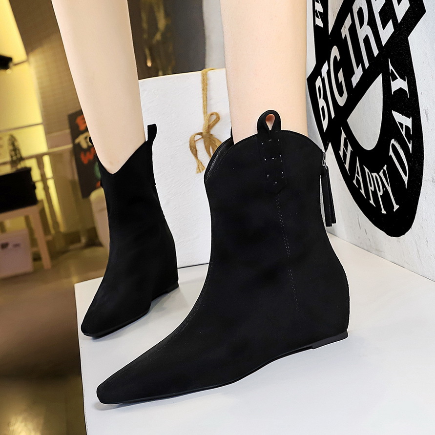 6632-11 Retro Korean Style Height-Increasing Short For Women, Slimming And Versatile, Suede With Back Zipper, Winter_vogvips.com