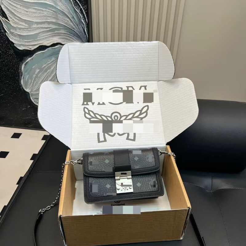 M's Gretl Crossbody Bag Women's Shoulder Bag Women's Bag Chain Bag Small Bag Mobile Phone Bag Tracy Exquisite, Compact and Classy