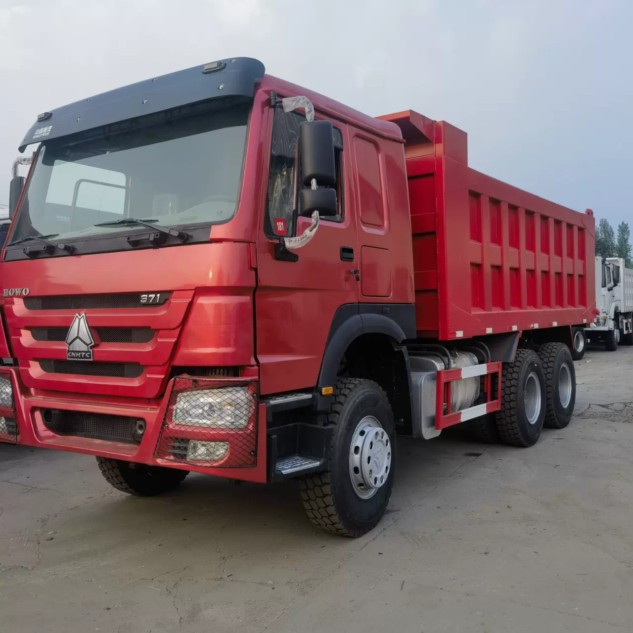 二手车出口HOWO二手翻斗自卸车 豪沃6X4土方运输自卸车 车型齐全