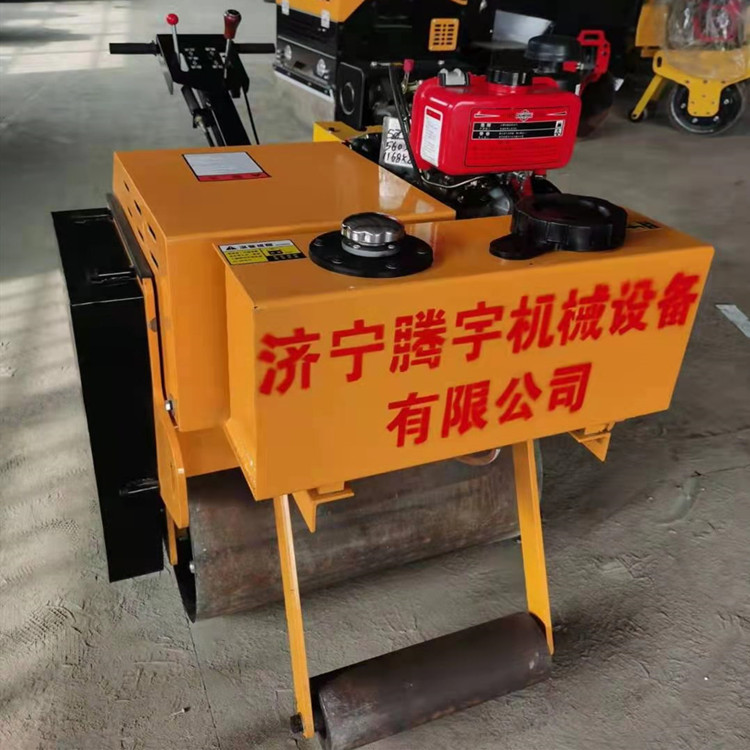 供应18C手扶式单轮柴油压路机 压道机 源头工厂经久耐用