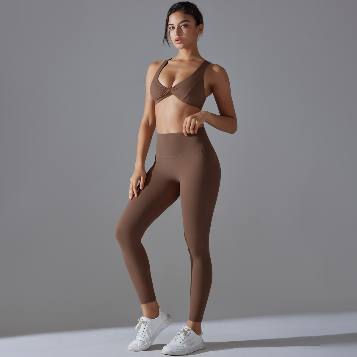 Nuevo color sólido sin pantalones interiores de doble cara brilla hermoso juego de yoga deportivo ajustado alta elástica fitness ropa de yoga antibacteriana