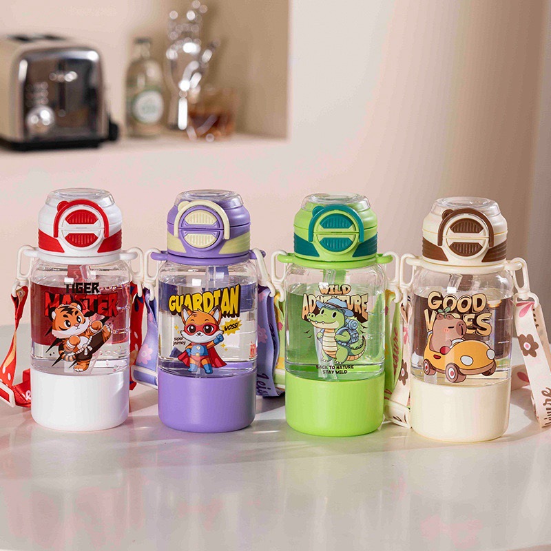 新款卡通儿童双饮水700ml 塑料杯子户外便携吸管塑料杯背带水壶