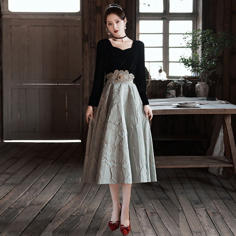 Vestido de noche para banquete, estilo francés Hepburn, novedad de verano 2026, vestido de terciopelo negro de manga larga para anfitriona o celebridad image 7