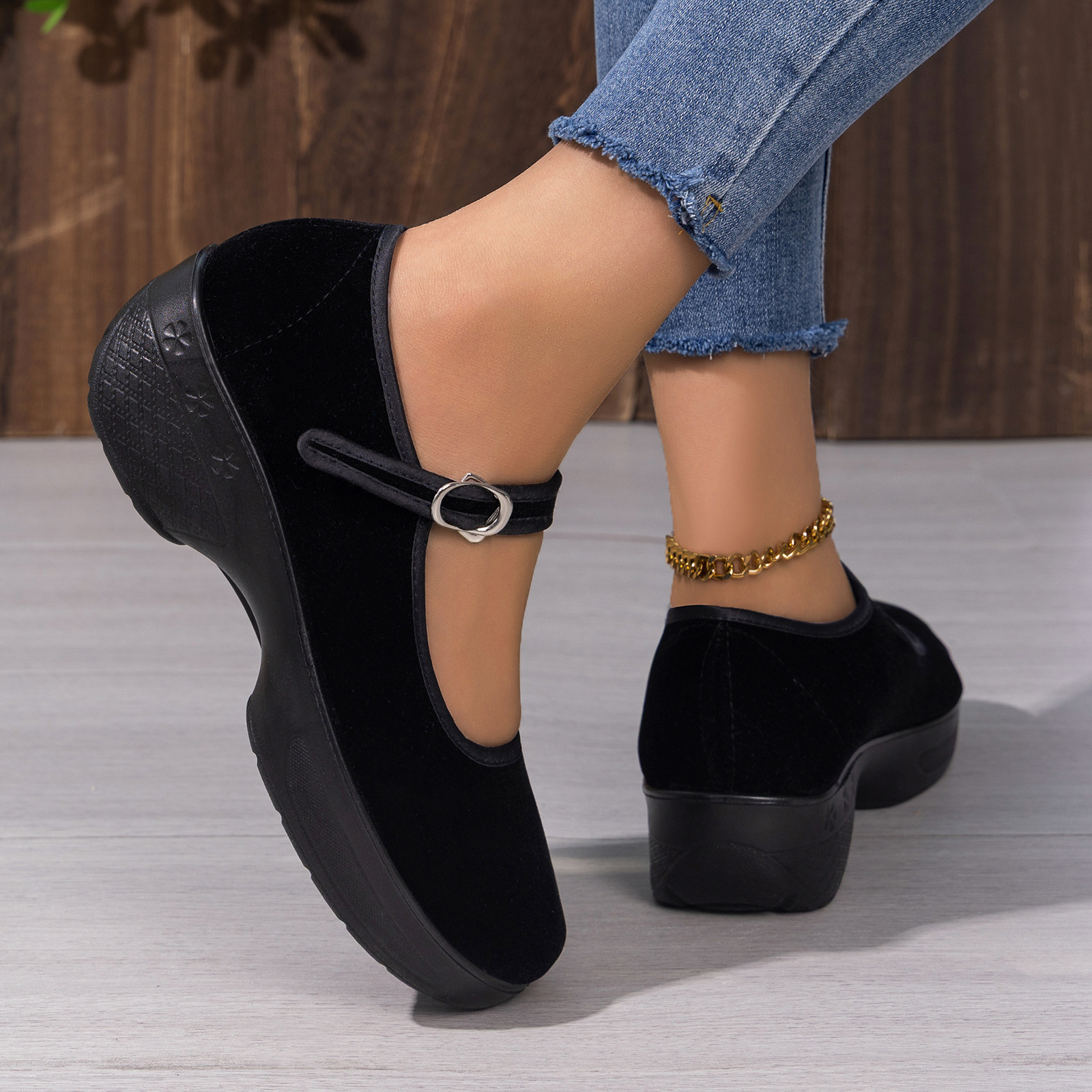 Viejos zapatos de tela de Beijing zapatos de mujer transfronterizos suaves zapatos casuales negros sólidos con suela gruesa aumentando la altura de los zapatos de trabajo superficiales