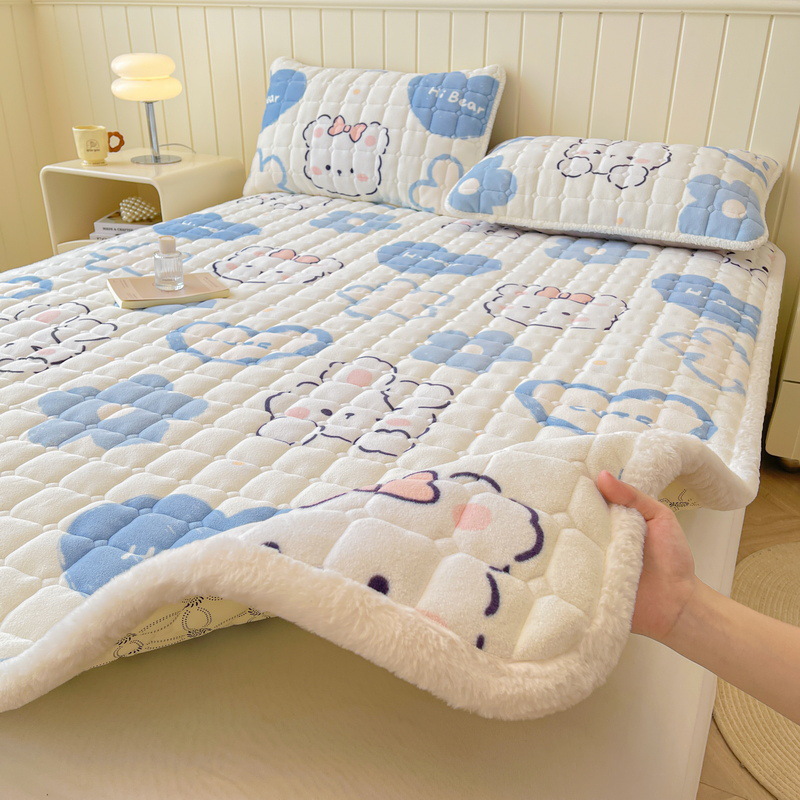 Winter Milk Velvet Bed Bed Sheets Single Piece 2025 New Thickeneded Quilted Soft Mattress Warm Coral Velvet Bed Cover Three-Piece Set