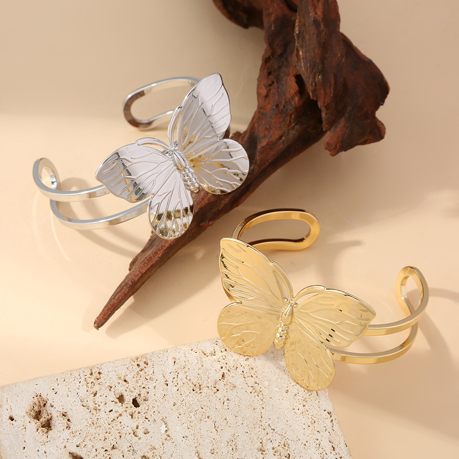 Europa y los Estados Unidos personalidad transfronteriza estereoscópica gran pulsera de mariposa dulce chica caliente viento medio abierto personalidad pulsera de latón mujer