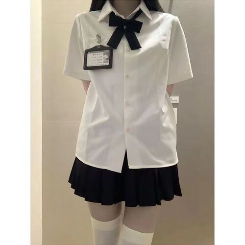 Japanese-style JK uniform short-sleeve basic shirt, slim-fitting and versatile, campus-style summer school uniform set with pleated skirt