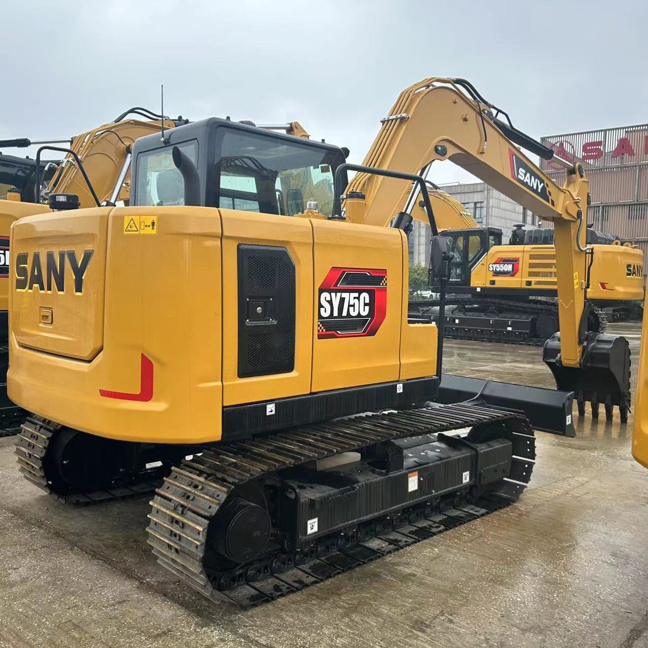 Los mercados de Shanghái y Hefei venden al por mayor excavadoras Sany usadas de 70, 75 y 95 toneladas, y admiten compras para el comercio exterior.