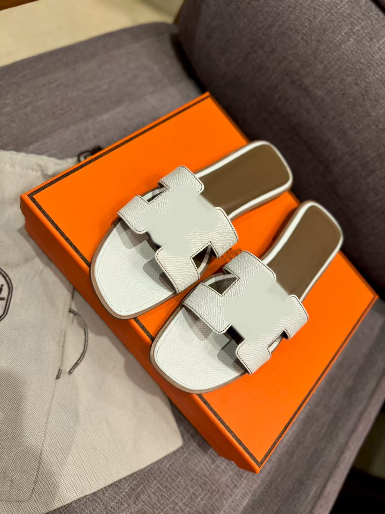 鼎羊皮の新型真皮平底ネット赤同タイプのスリッパ女性夏外着一字引きビーチカジュアル太さと涼しさ引き