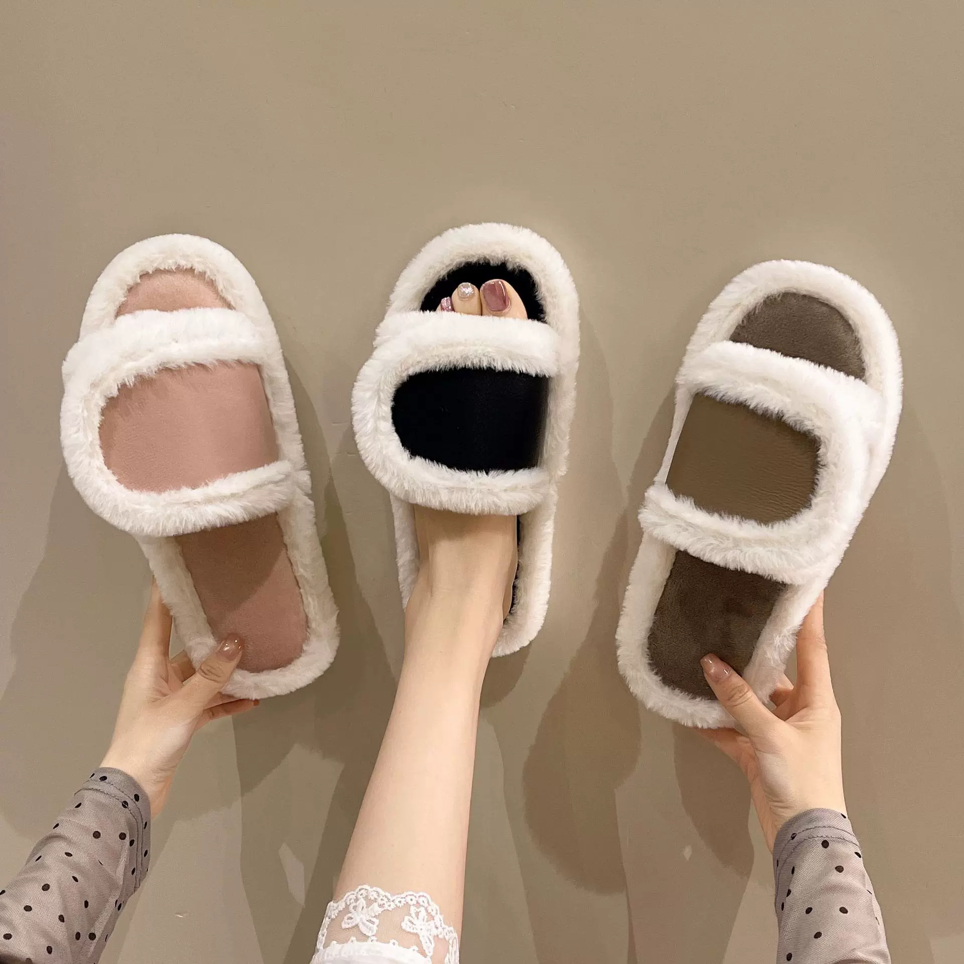 外贸新款PU皮魔术贴毛毛拖鞋女秋冬居家居时尚大脚开口棉拖鞋跨境