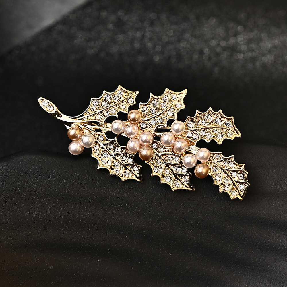 Fashion Leaf Alloy Diamond Women's Brooches display picture 2