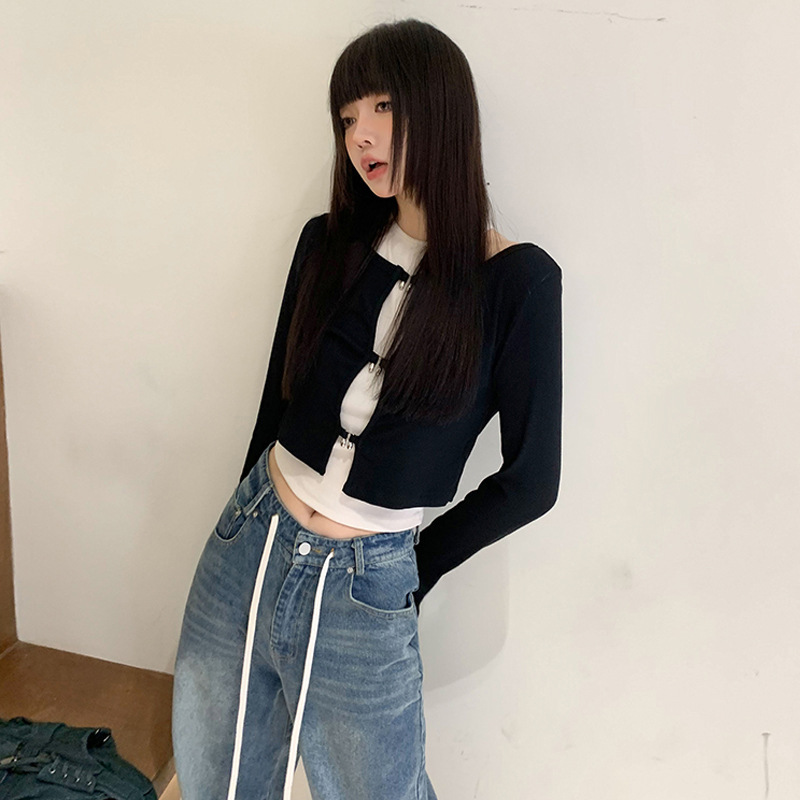 T-shirt women's two-piece set 2023 spring new Korean round neck slim vest + short long sleeve cardigan hot girl set