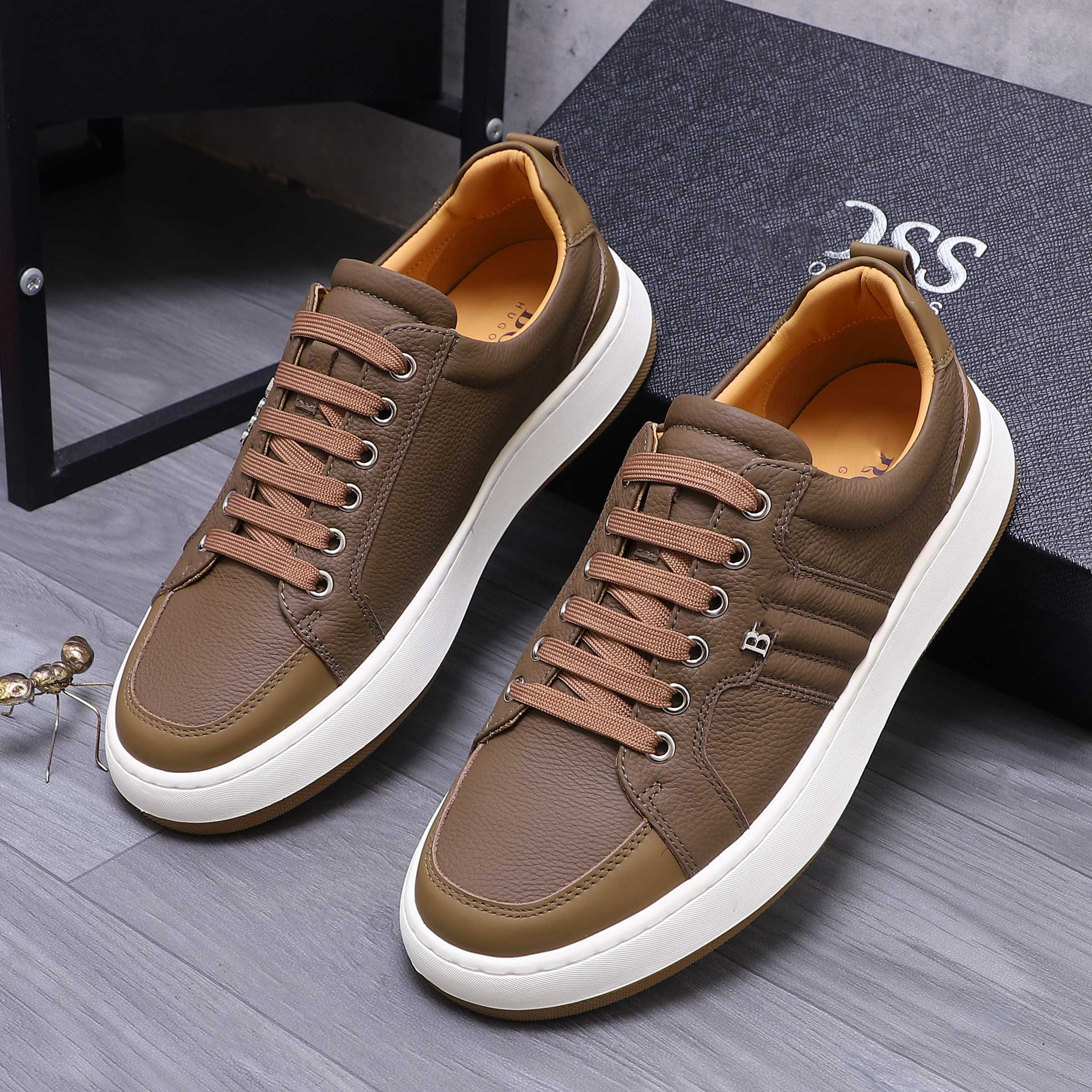 Men's Genuine Leather Casual Shoes Comfortable Versatile Low-top_voghion.com