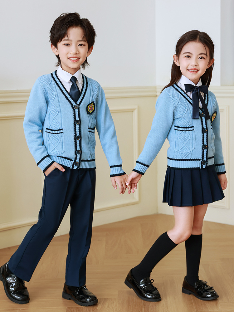 Uniforme escolar para estudiantes de primaria primavera y otoño ropa de clase de estilo universitario traje cardigan de estilo coreano para niños Jardín de Infantes de tres piezas británico Ropa de jardín