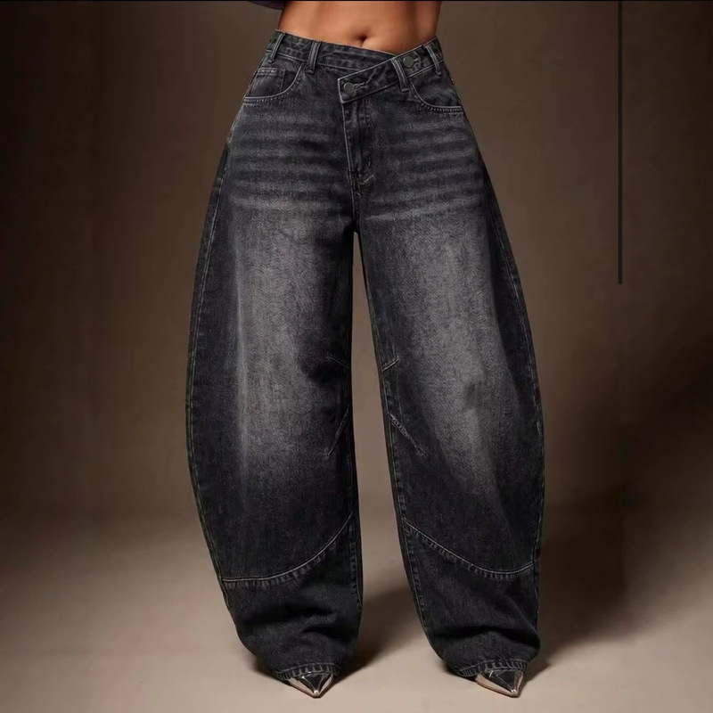 Black and gray gradient vertical striped jeans for women, featuring a slanted waist design, high waist, loose fit, curved wide legs, and an American retro style Black and gray gradient vertical striped jeans for women, featuring a slanted waist design, high waist, loose fit, curved wide legs, and an American retro style