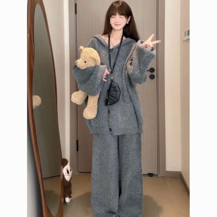 濮院毛衫厂 2025秋冬新款复古慵懒宽松连帽新款简约休闲两件套女|undefined