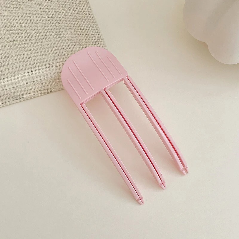 風のプラスチックの櫛の髪の根は高くなって頭の頂の神器の韓系のふわふわしている神器の前髪のふわふわしている器の怠け者の跡がありません。|undefined