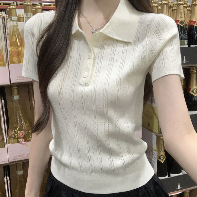 In Summer, the Cool and Stylish Polo-Collar Ice Silk Knit Short-Sleeve T-Shirt for Women Is a Very Attractive Korean-Style Chic Top