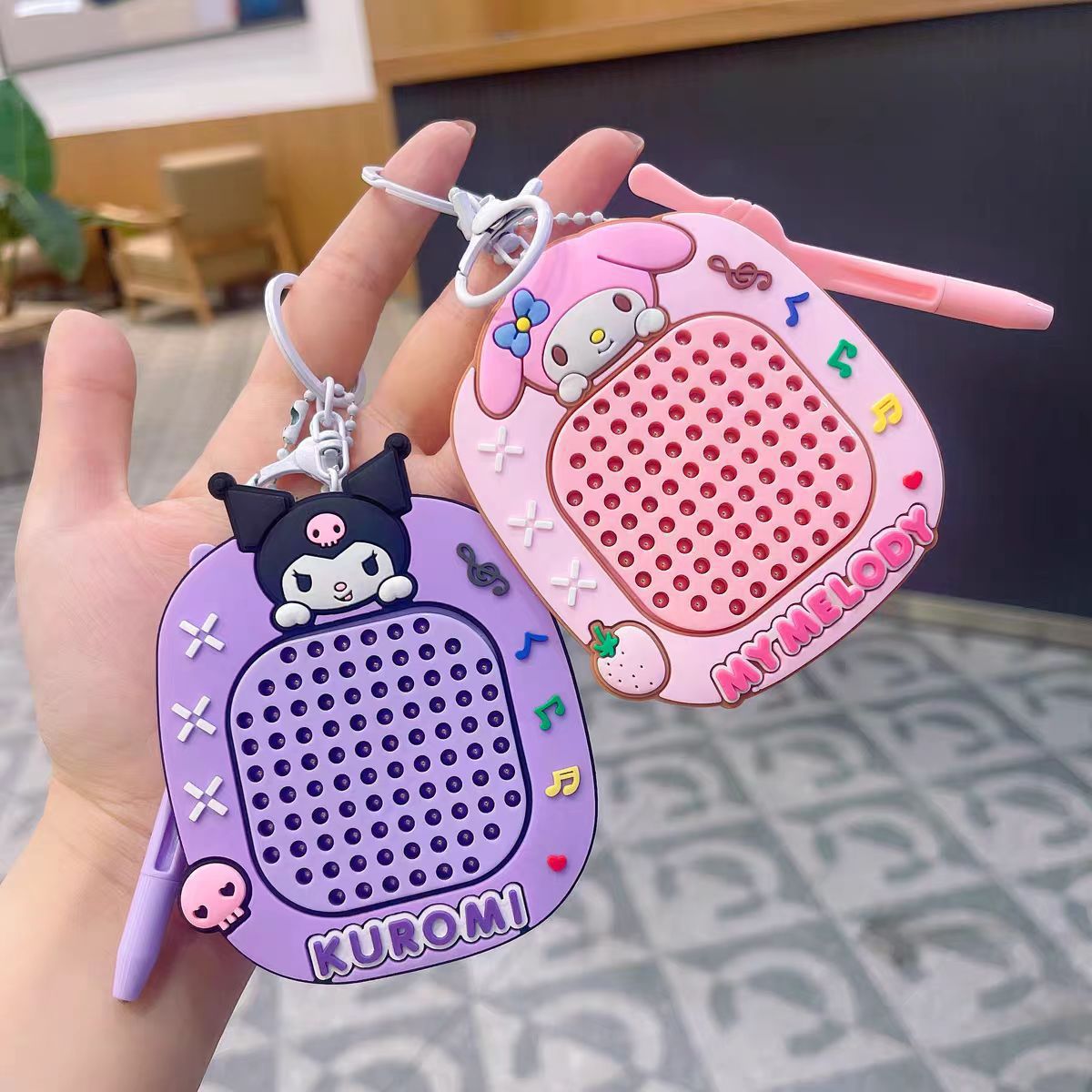 Dibujos animados creativos Sanrio magnético bola de acero tablero de dibujo mochila colgante descompresión tablero de dibujo magnético laberinto juguete al por mayor