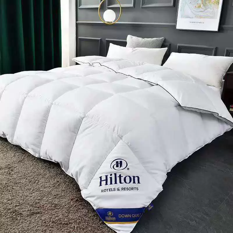 Плюшевое подарочное одеяло Velvet, 200×230 см, наполнитель Down‑cotton, подарочная коробка на осень демисезон