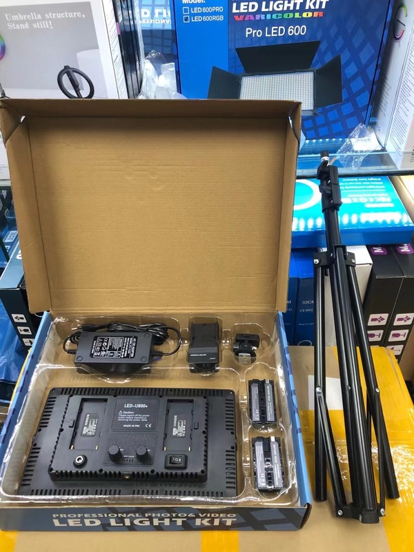 Pro led 800/600/led 660 RGB自慢の四葉バッフルランプを供給します。|undefined