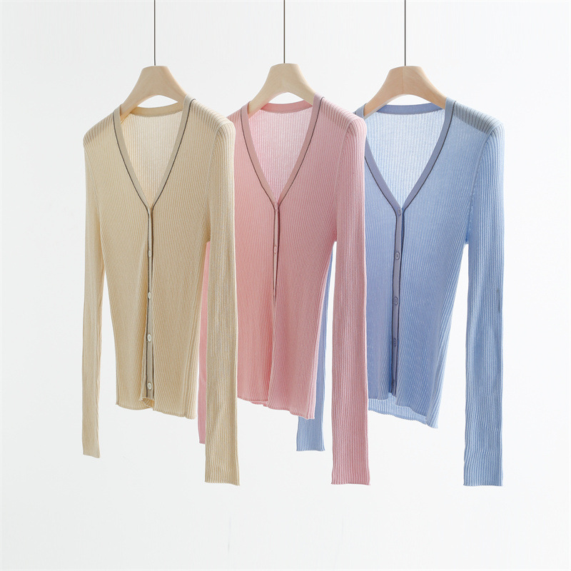 Shimmering and Radiant Tencel Lyocell Bc Chain Design Slim Fit V-Neck Ribbed Knit Cardigan Cz362003