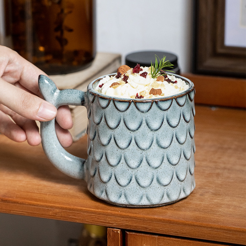 Nuevo diseño en relieve sirena Taza de cerámica personalizada taza vintage horno esmalte taza de café exportación transfronteriza