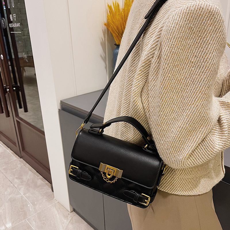 Bolso pequeño retro de alto grado 2023 nuevo bolso de mujer estilo occidental bordado hilo todo partido bolsa de mensajero popular portátil pequeño bolso cuadrado