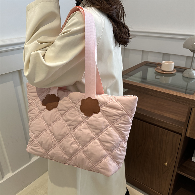 2024 nuevo otoño / invierno algodón bolsa de ropa bolsa de gran capacidad bolsa de ocio bolsa de moda de mujer versátil bolso de hombro de viaje a cuadros