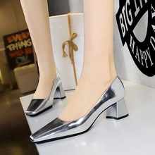 5288-9 retro style women's shoes with thick heel, small square toe, shallow mouth, versatile foot repair, banquet, spring and autumn single shoes