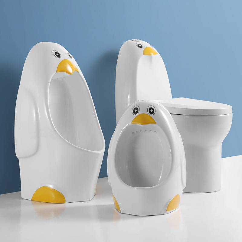 Jardín de infantes niños colorido pequeño inodoro infantil de cerámica sifón pingüino Mini suministro directo de fábrica