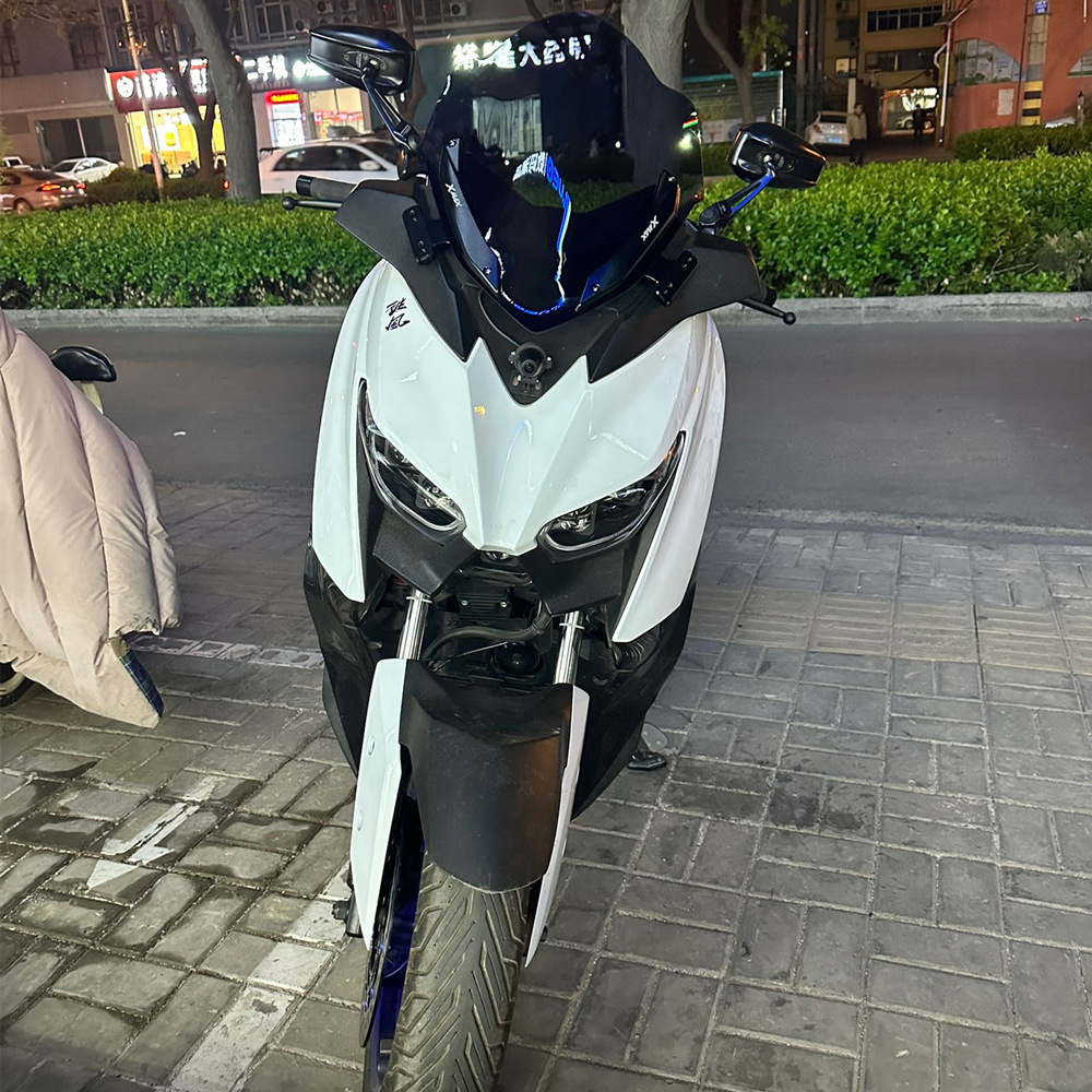 2017-2022 XMAX300 windshield is suitable for Yamaha XMAX 300 competitive windshield Indonesia model