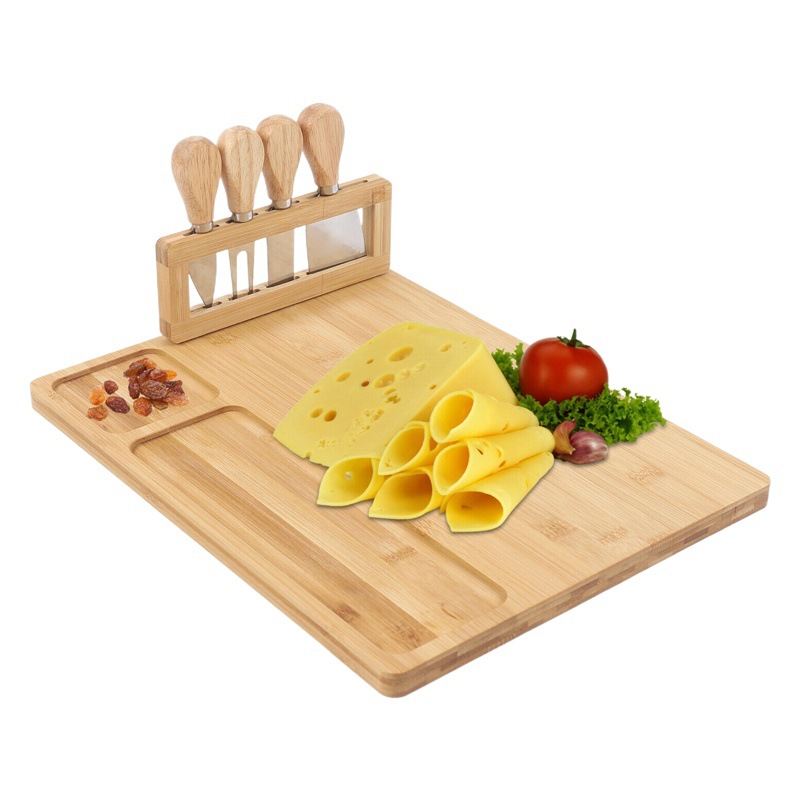 Plato de queso de bambú plato de queso traje de plato de comida cocinada bandeja de servicio conjunto de cuatro piezas cuchillo y tenedor vajilla ventas directas de la fábrica