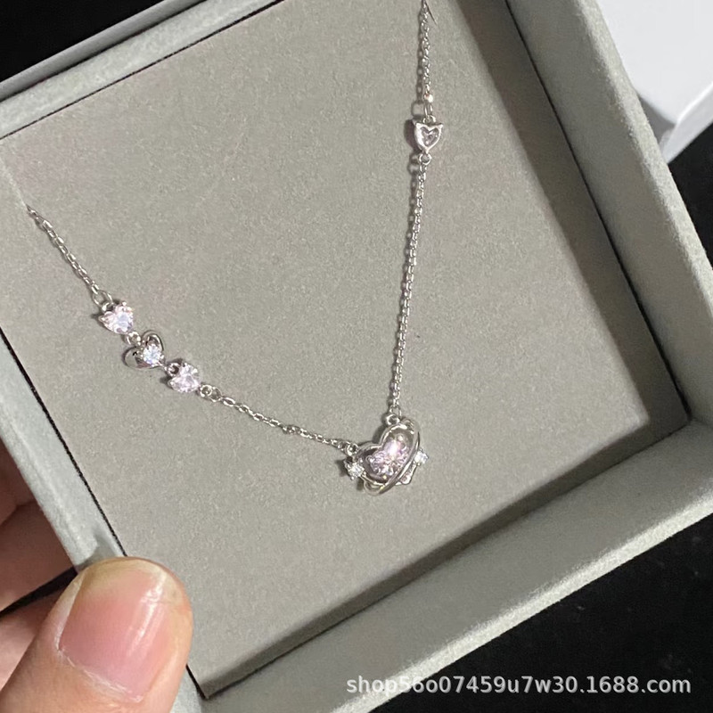 Love Heartbeat Necklace Women's 2025 New Explosions Love Pendant Light Luxury Fashion All-match Exquisite High-end Clavicle Chain