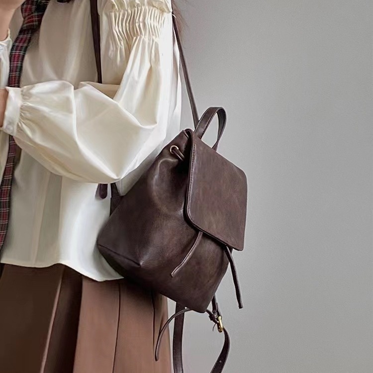 Același rucsac mic maro pentru femei primăvara/vara 2024, o nouă geantă de umăr minimalistă și versatilă_voghion.com
