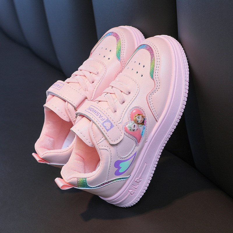 Zapatos de panel de cuero para niños 2021 Otoño Nuevos niños casuales medianos y grandes para niñas Zapatos blancos de fondo suave para mujeres