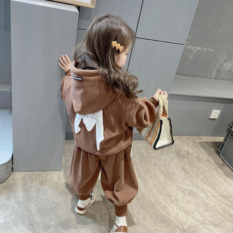 Plysjsett for jenter 2023 nye friterte gatehøst vinterklær barne- og guttesport fortykket genser_voghion.com