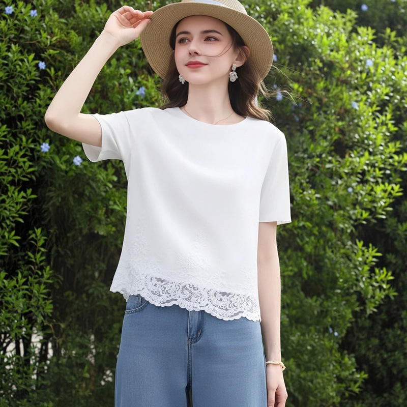 French-Style Gentle White Pure Cotton Short-Sleeved T-Shirt for Women, New Summer Style with Hollow Lace Hem, Loose Round Neck Top French-Style Gentle White Pure Cotton Short-Sleeved T-Shirt for Women, New Summer Style with Hollow Lace Hem, Loose Round Neck Top