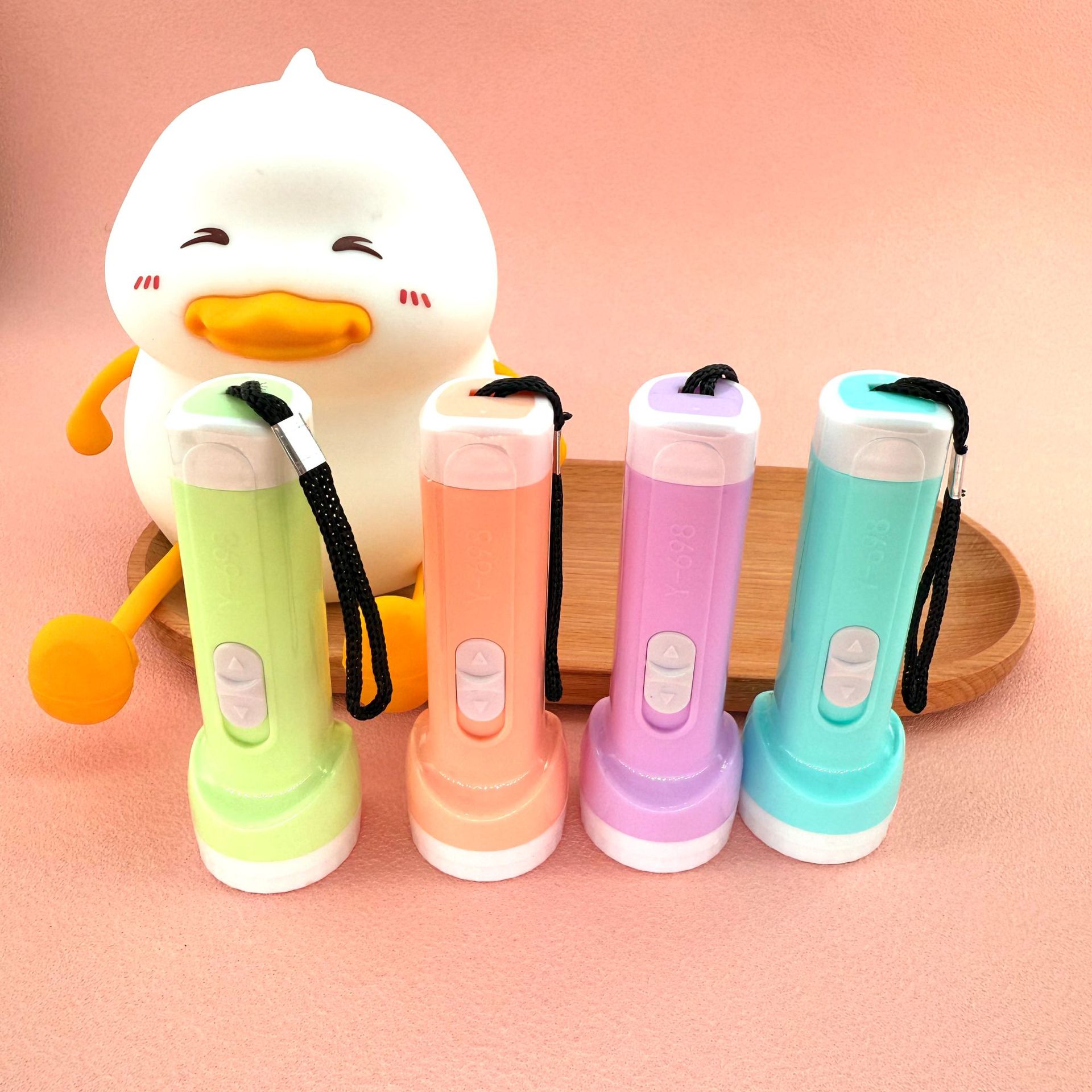 新色マカロンカラー丸型ミニ携帯懐中電灯 強力ライトLEDランプ卸売小型家電