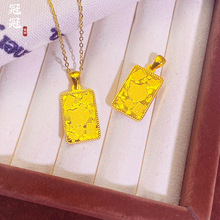 黄铜镀金爆闪碎冰冰开心招财小猫小方牌吊坠女轻奢精致可爱锁骨链