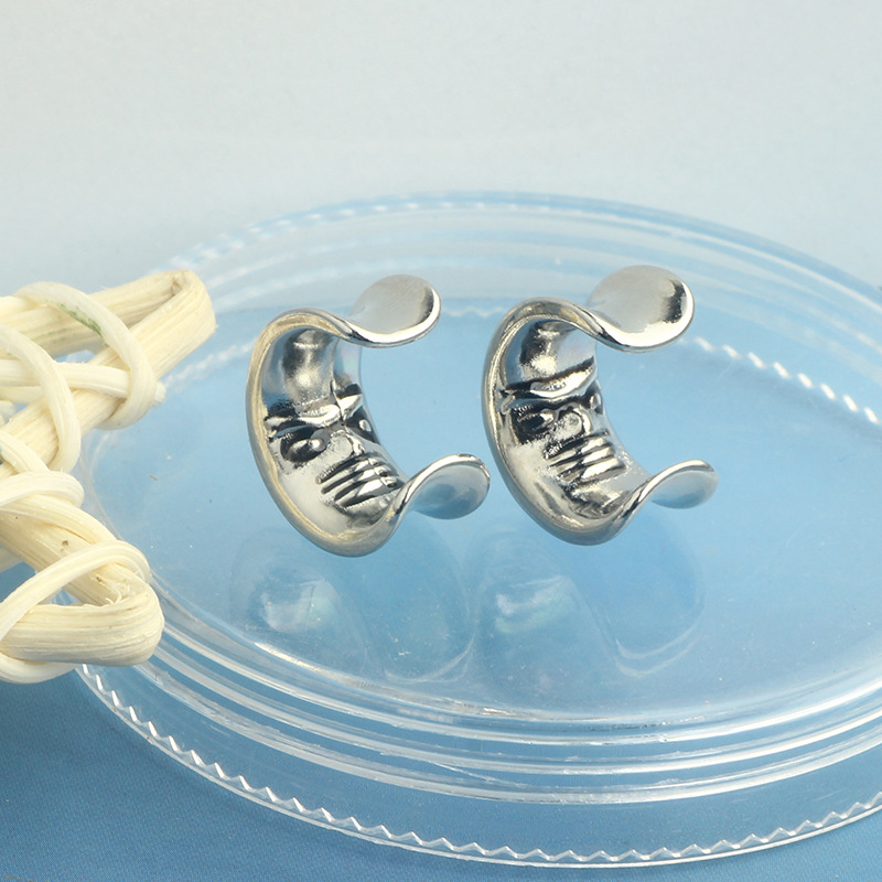 Pointed titanium steel lip stud product view
