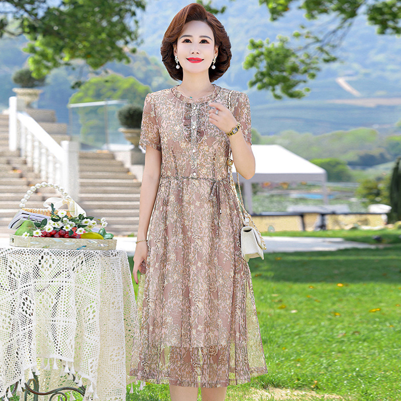 2025 New Summer Style Heavy Embroidered Dress for Middle-Aged and Elderly Women, High-End Age-Reducing Mother's Mid-Length Dress