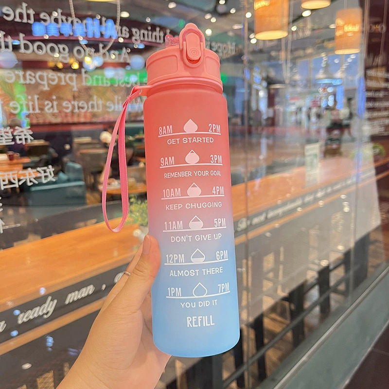 Taza de agua de plástico, botella de agua deportiva de color degradado resistente a altas temperaturas, escala portátil, taza de paja de verano transfronteriza de Amazon al por mayor
