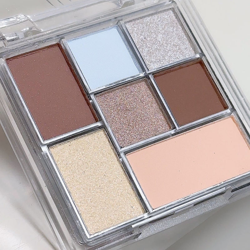 七色のつや消しのアイシャドーの皿の低い飽和の大きい地色の高い顔の値の怠惰な風の金華の化粧の化粧の平は多機能のアイシャドーに代わって|undefined