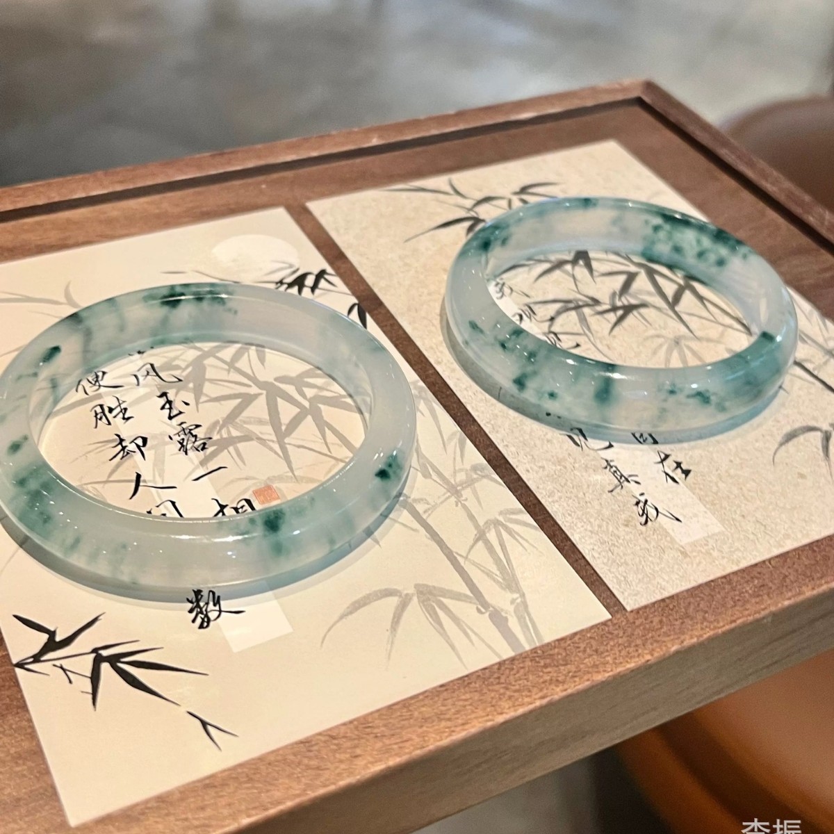 여성용 천연 얼음 제이드 제이드 팔찌, 물 제이드 팔찌, 어머니를 위한 둥근 맑은 물 떠다니는 꽃 제이드 팔찌