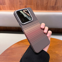 Xiaomi 15Ultra ケブラー磁気充電携帯電話ケース Xiaomi 14pro カーボンファイバー落下防止保護カバーに適しています。
