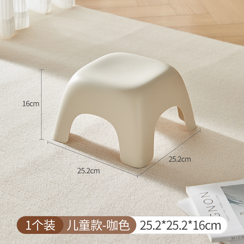 かわいいプラスチックの小さい腰掛けの家庭用の子供の四角い腰掛けは厚いです。|undefined
